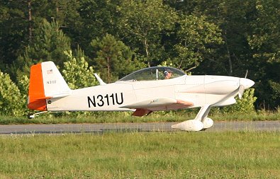 Bob flew over the the Cherokee County Airport where Elizabeth loaded up the cameras and tack for the short flight
