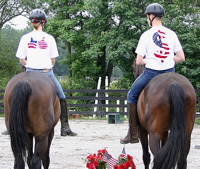 Marie and Gertjan made custom T-shirts to represent their horses names. 